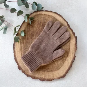 Guantes de mujer de lana merina teñidos con nogal – Tono marrón natural
