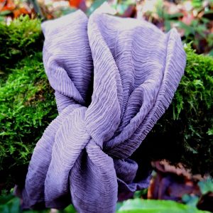 Cuello Turbante de Seda – Teñido con Granada y Ortiga