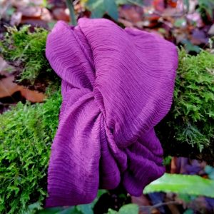 Cuello Turbante de Seda – Teñido con Cochinilla y Óxido (Tono Morado)