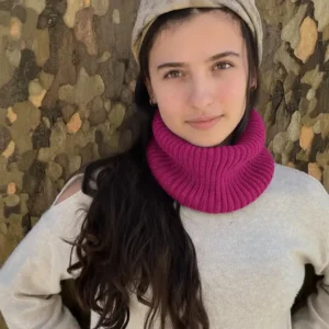 Cuello de lana teñido con cochinilla natural | Tono rosa