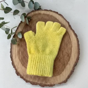 Mitones de mujer de lana teñidos con granada – Tono amarillo natural