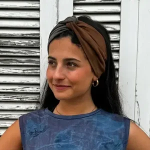 Turbante de algodón orgánico con estampación botánica –   índigo y rubia – Azul y rojo teja