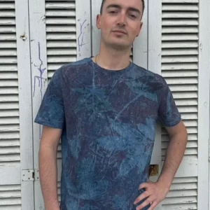 Camiseta Algodón Orgánico Unisex — Con Hojas y Flores